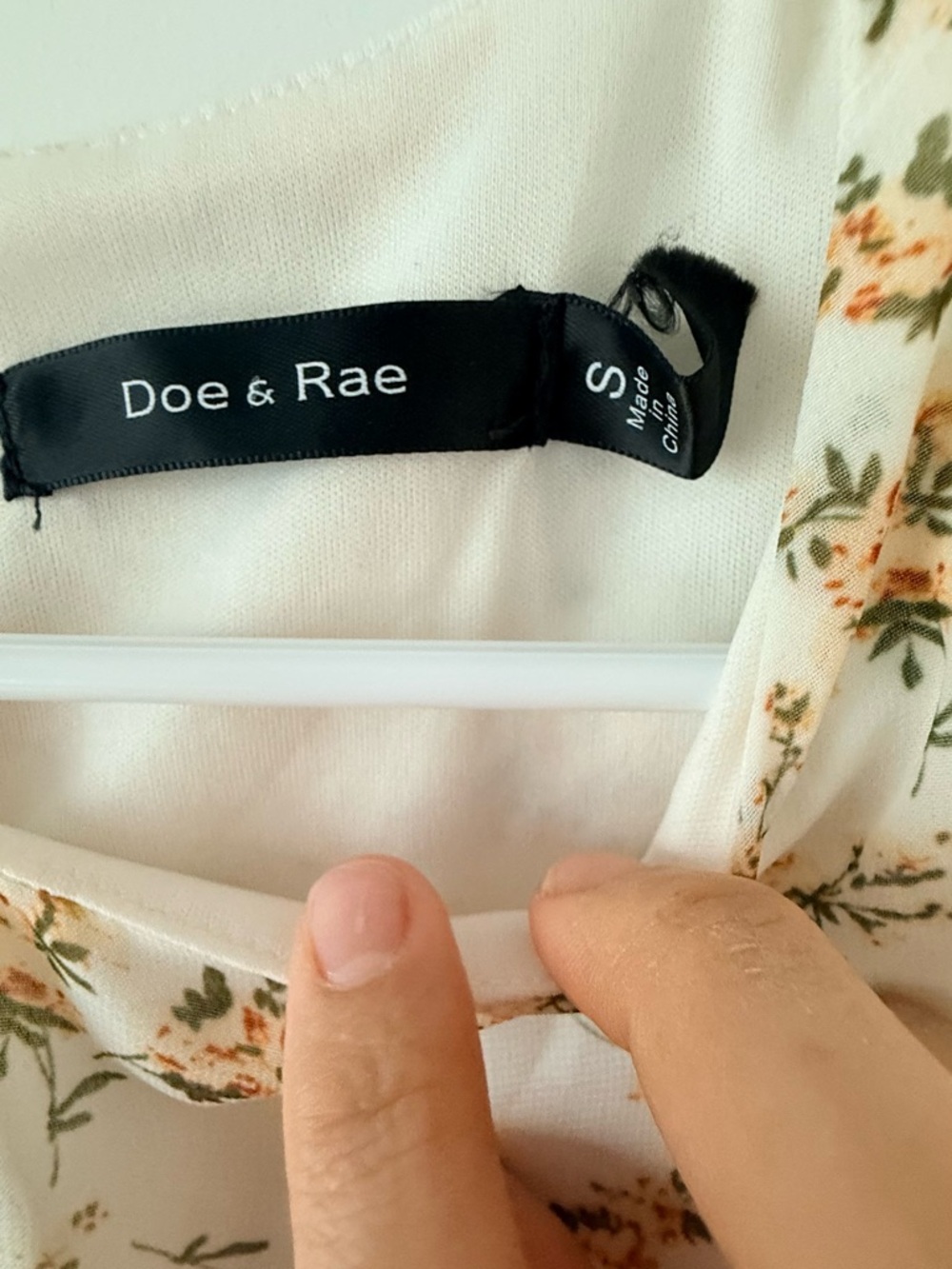 Doe & Rae Cream Floral Ruffled Dress - Picture 7 of 9